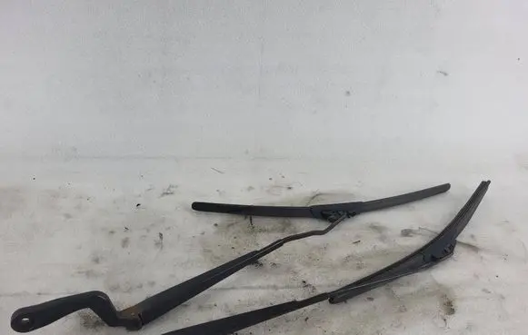 Skoda Fabia Mk1 (6Y) Front wiper blade arm 6Y1955410