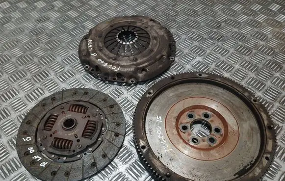 Seat Toledo IV (NH) Clutch set kit 323082010 037105273c