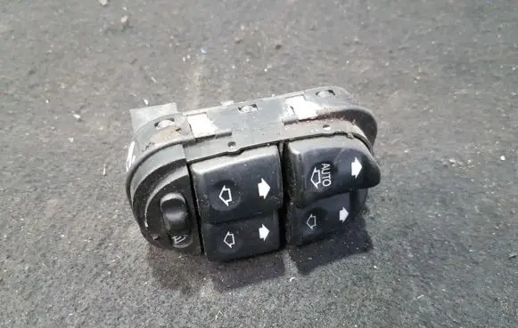 Ford Mondeo MK II Electric window control switch 03161700