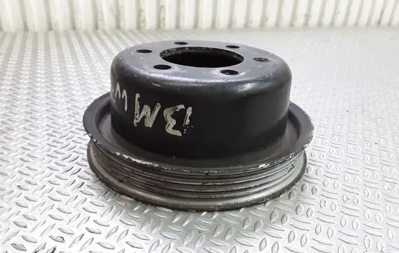 BMW 5 E39 Crankshaft pulley 11231735358