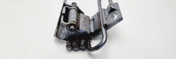Audi A6 S6 C6 4F Front door lower hinge 8E0831412E