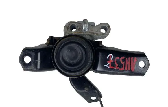 Toyota Yaris Engine mount bracket 