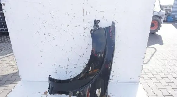 Nissan Pathfinder R51 Fender