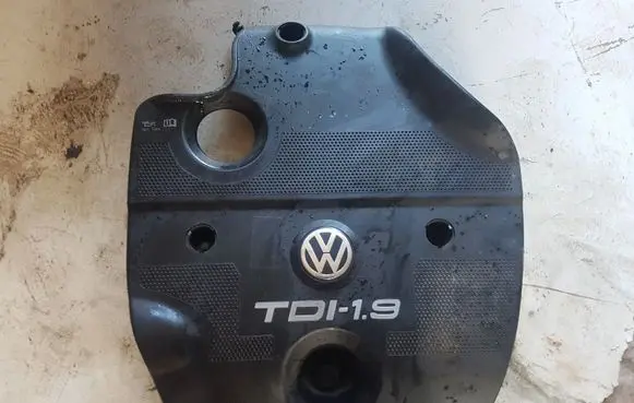 Volkswagen Golf IV Engine cover (trim) 0127842