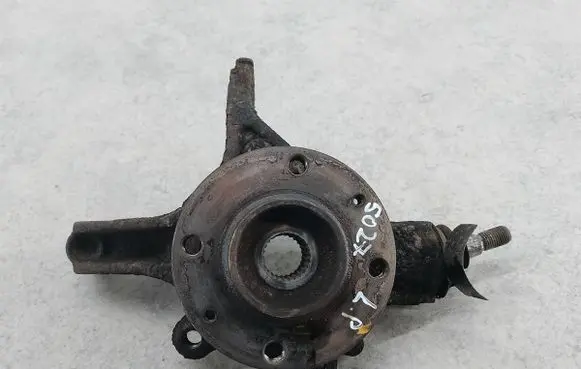 Peugeot 308 Front wheel hub spindle knuckle 