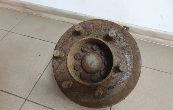 Iveco Daily 4th gen Front wheel hub