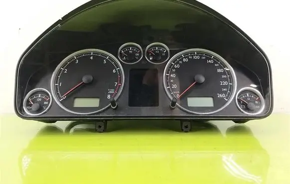 Volkswagen Sharan Speedometer (instrument cluster) 7M3920840H