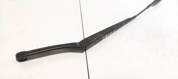 Front wiper blade arm