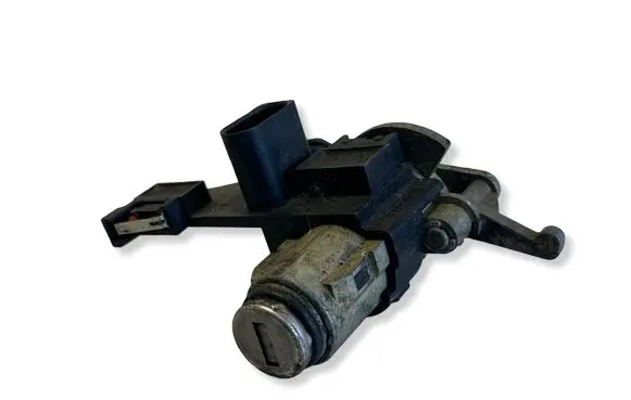 Volkswagen Polo Tailgate exterior lock 6Q0827297