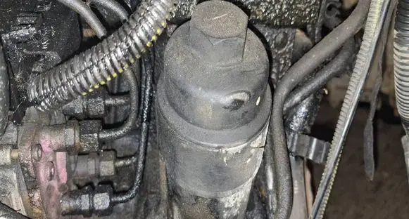 Opel Zafira A Oil filter cover