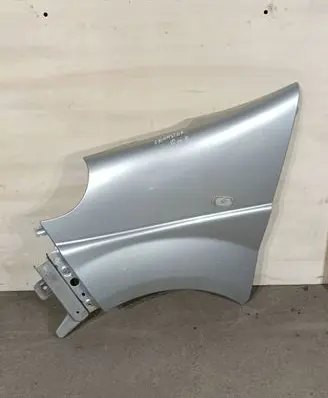 Nissan Primastar Fender