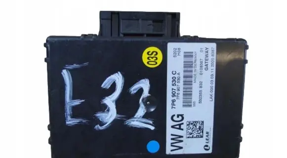 Volkswagen Touareg II Gateway control module 7P6907530C