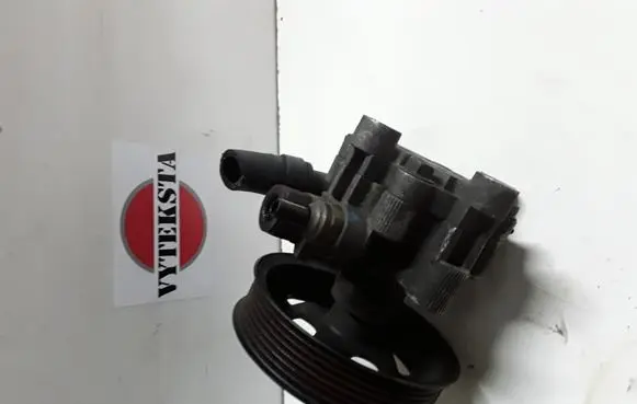 Toyota Avensis Verso Power steering pump