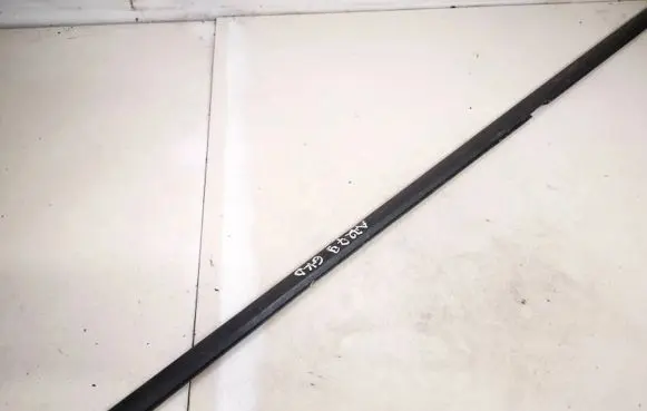 Renault Megane II Rear door glass trim molding