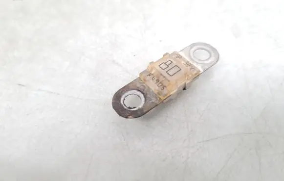 Volkswagen PASSAT B6 Fuse 