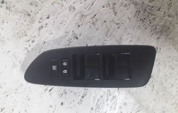 Toyota Auris 150 Electric window control switch