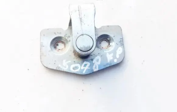 Saab 9-5 Front door lock loop/hook striker gm6608