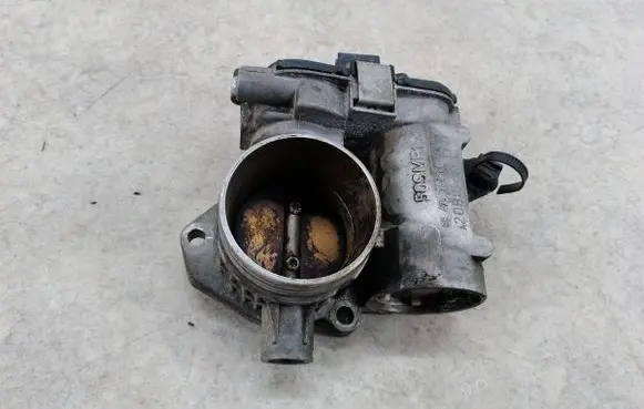 Peugeot 207 Throttle body valve 9647925480