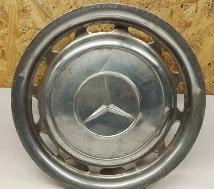 R14 wheel hub/cap/trim