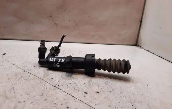 Peugeot 307 Clutch slave cylinder 