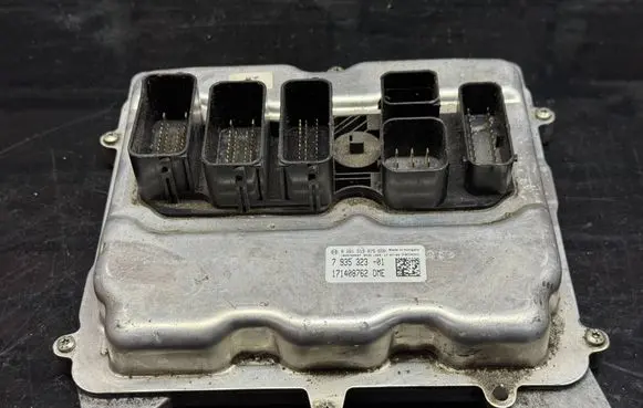 BMW 3 F30 F35 F31 Engine control unit/module 0261S19075 171408762 7935323