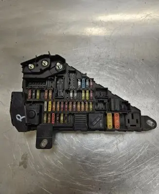 BMW 5 E60 E61 Fuse module 690660105