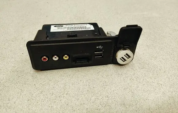 Ford Mondeo MK V USB socket connector BT4T14F014AE BT4T14F014AB 23114778132