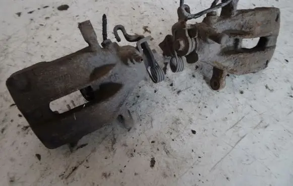 Peugeot 807 Front brake caliper