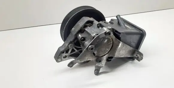 BMW X5 E53 Power steering pump 6762279