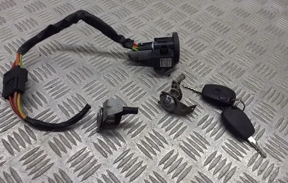 Dacia Sandero Ignition lock 8200826300