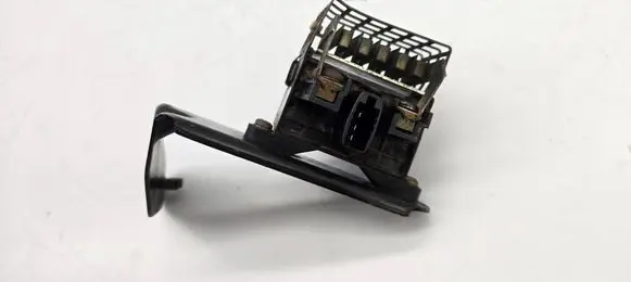 Volkswagen Golf II Glow plug pre-heat relay 