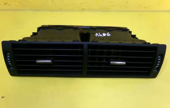 Audi A4 S4 B6 8E 8H Dash center air vent grill 8E0820951H