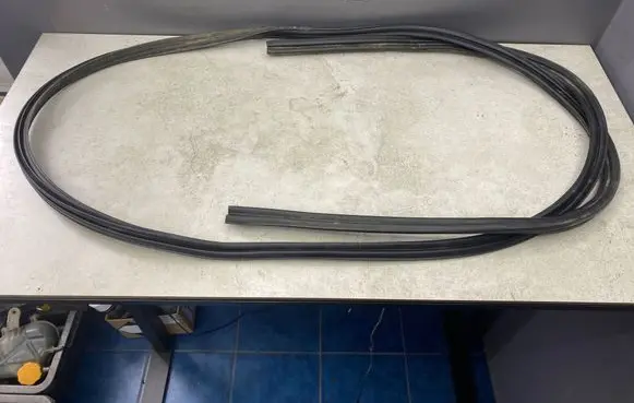 Nissan Pathfinder R51 Trunk rubber seal (body) 