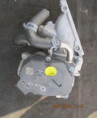 Volkswagen Golf VII Throttle valve AUDI04L128063J