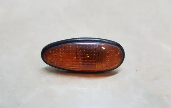 Mitsubishi Pajero Sport I Front fender indicator light