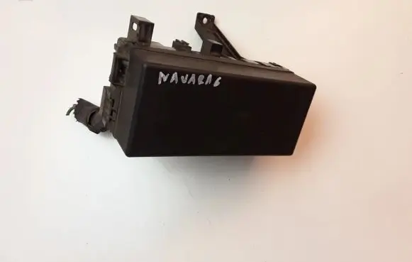 Nissan Navara Fuse box set 63564197