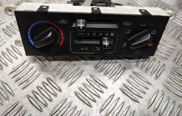 Subaru Forester SG Climate control unit 8M25