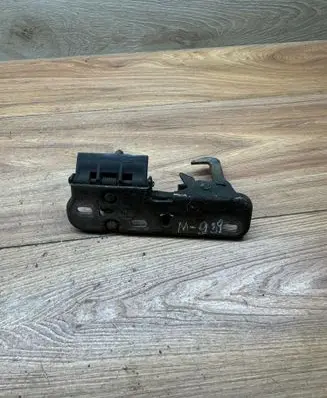 Volkswagen Golf V Engine bonnet/hood lock/latch loop/hook 1K0823480