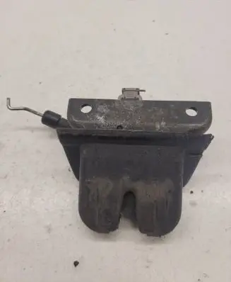 Audi A6 S6 C5 4B Tailgate/trunk/boot lock/catch/latch 4B9827520