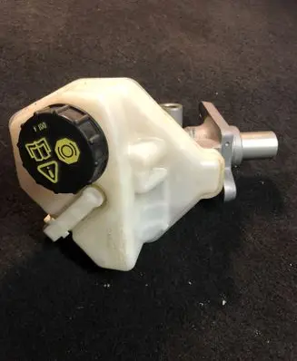 Land Rover Evoque I Master brake cylinder 03350885571