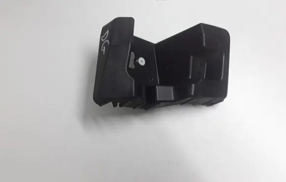 Rear bumper mounting bracket