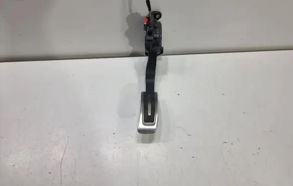 Audi A4 S4 B8 8K Accelerator throttle pedal 4H1723523 6PV00950528 26022015