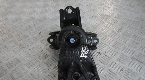 Hyundai i20 Active Engine mount bracket 21810-Q0000