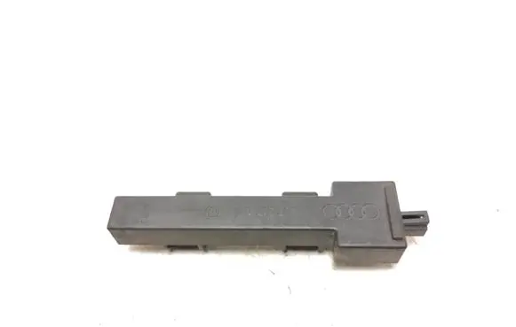Audi Q7 4L Antenna control unit 4F0907247A 33542301