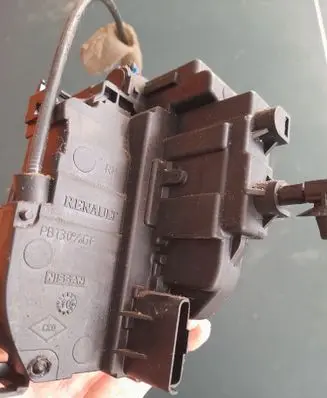 Renault Master III Front door lock