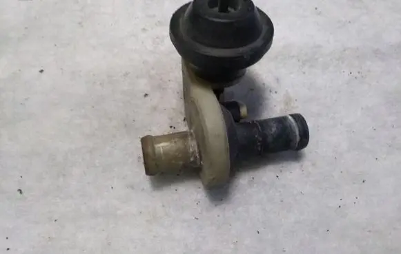 Volkswagen PASSAT B5.5 Coolant heater control valve 4A0819809