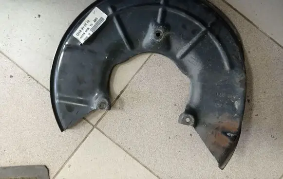Buick Encore I Front brake disc dust cover plate 95286840 7896