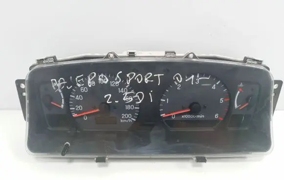 Mitsubishi Pajero Speedometer (instrument cluster) MR506277 2573203591