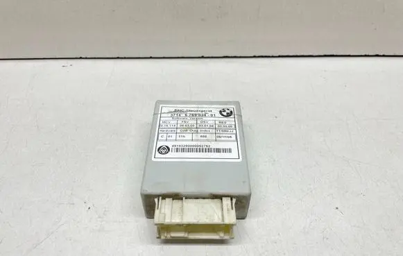 BMW 7 E65 E66 Air suspension control unit module (rear) 6769834 37146769834