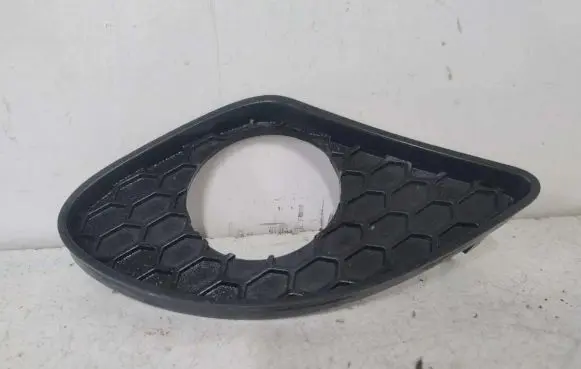 Alfa Romeo 147 Front fog light trim/grill